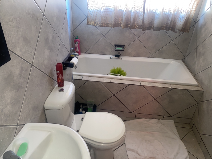 2 Bedroom Property for Sale in Potchefstroom North West